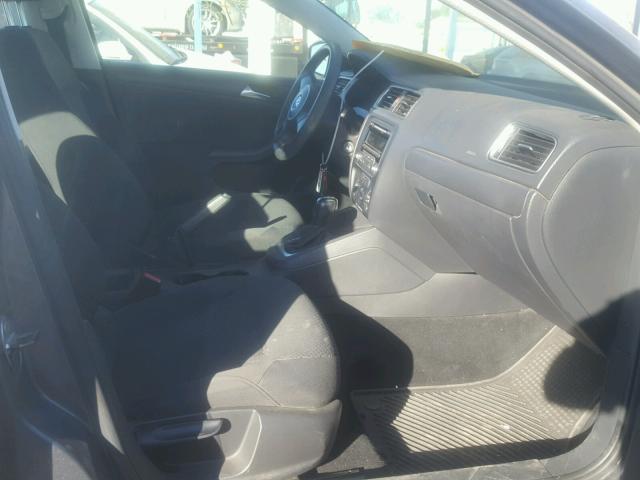 3VW2K7AJ1CM329422 - 2012 VOLKSWAGEN JETTA BASE GRAY photo 5