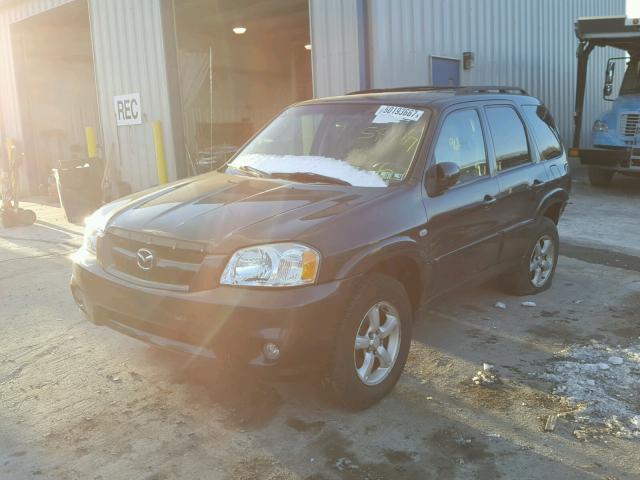 4F2YZ04126KM23932 - 2006 MAZDA TRIBUTE S BROWN photo 2