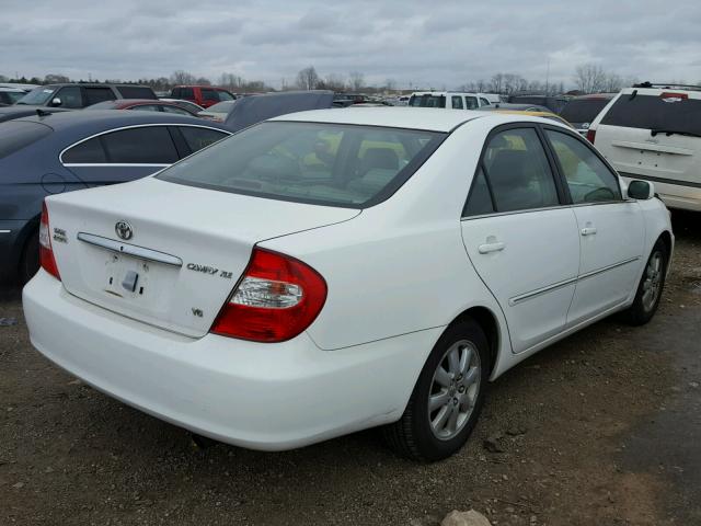 JTDBF30K420002573 - 2002 TOYOTA CAMRY LE WHITE photo 4