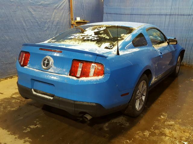 1ZVBP8AN5A5123338 - 2010 FORD MUSTANG BLUE photo 4