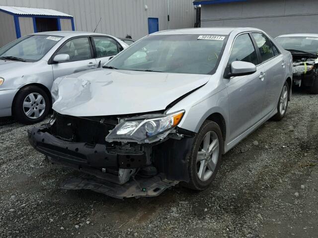 4T1BF1FKXEU385875 - 2014 TOYOTA CAMRY L SILVER photo 2