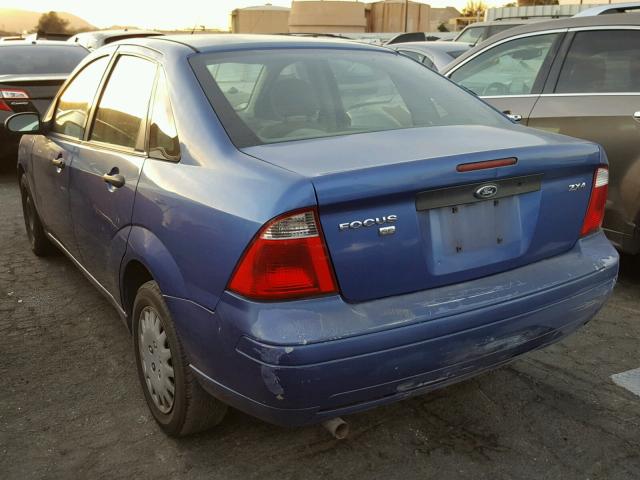 1FAFP34N65W281731 - 2005 FORD FOCUS ZX4 BLUE photo 3