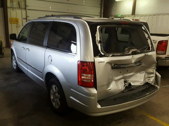 2A4RR5D11AR324184 - 2010 CHRYSLER TOWN & COU SILVER photo 3