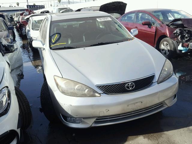 JTDBA32K750024986 - 2005 TOYOTA CAMRY SE SILVER photo 1