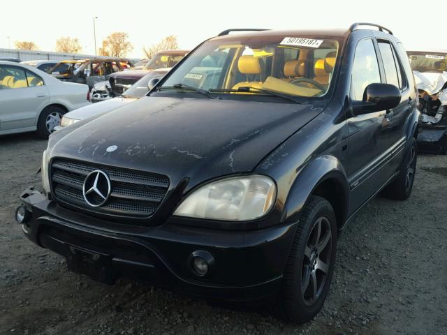 4JGAB54E91A253519 - 2001 MERCEDES-BENZ ML 320 BLACK photo 2