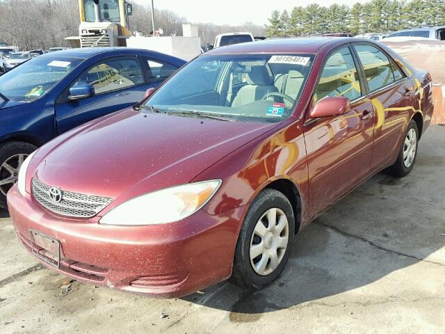 4T1BE32K03U256206 - 2003 TOYOTA CAMRY LE RED photo 2