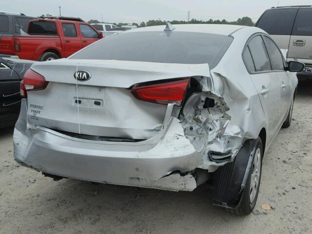 3KPFK4A79HE113570 - 2017 KIA FORTE LX SILVER photo 4