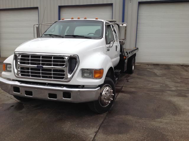 3FDNX65YX3MB02728 - 2003 FORD F650 SUPER WHITE photo 2