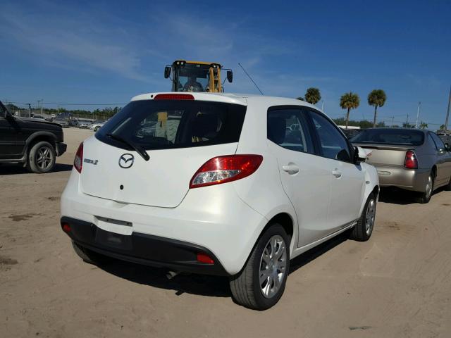 JM1DE1KY1E0184044 - 2014 MAZDA MAZDA2 SPO WHITE photo 4