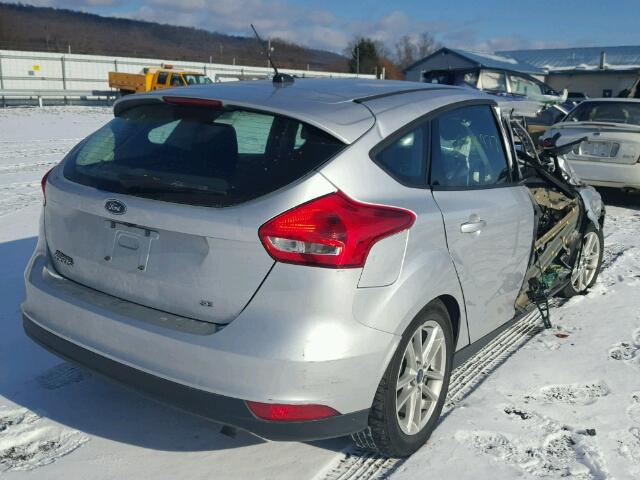 1FADP3K21FL202873 - 2015 FORD FOCUS SE SILVER photo 4