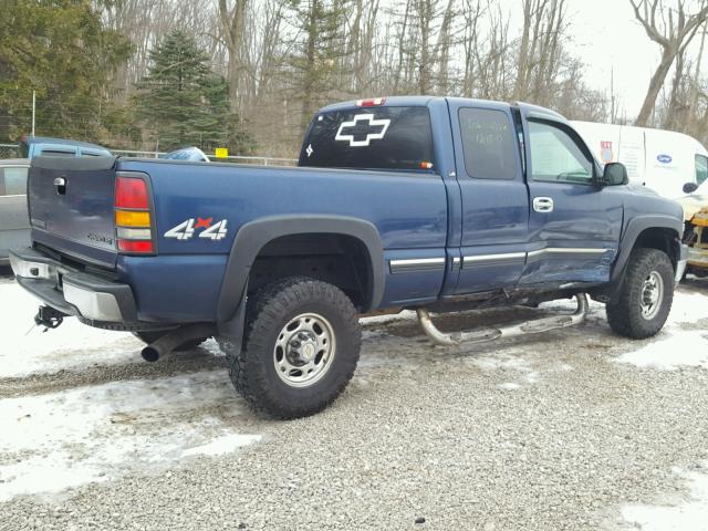 1GCHK29U72E252896 - 2002 CHEVROLET SILVERADO BLUE photo 4