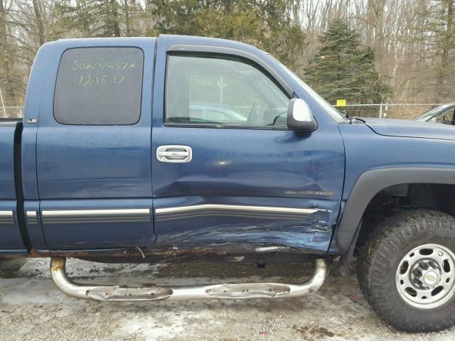 1GCHK29U72E252896 - 2002 CHEVROLET SILVERADO BLUE photo 9