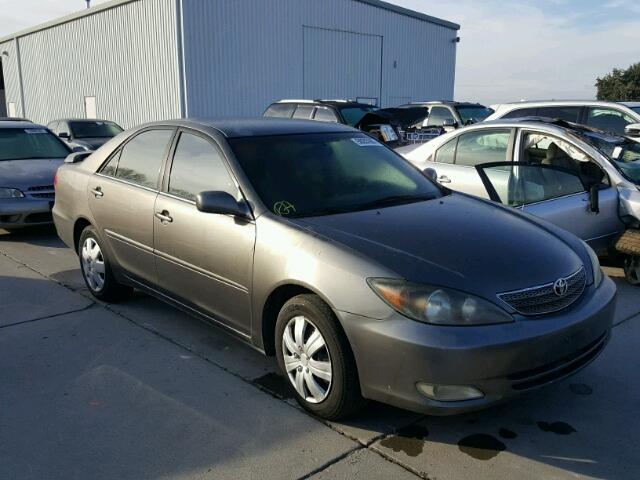 4T1BE32K02U568962 - 2002 TOYOTA CAMRY LE GRAY photo 1