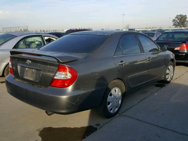 4T1BE32K02U568962 - 2002 TOYOTA CAMRY LE ნაცრისფერი ფოტო 4