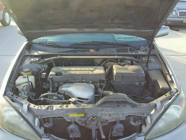 4T1BE32K02U568962 - 2002 TOYOTA CAMRY LE ნაცრისფერი ფოტო 7