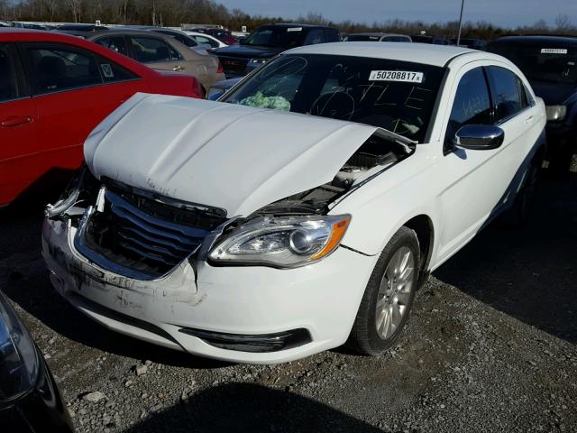 1C3CCBAB1EN230337 - 2014 CHRYSLER 200 LX WHITE photo 2