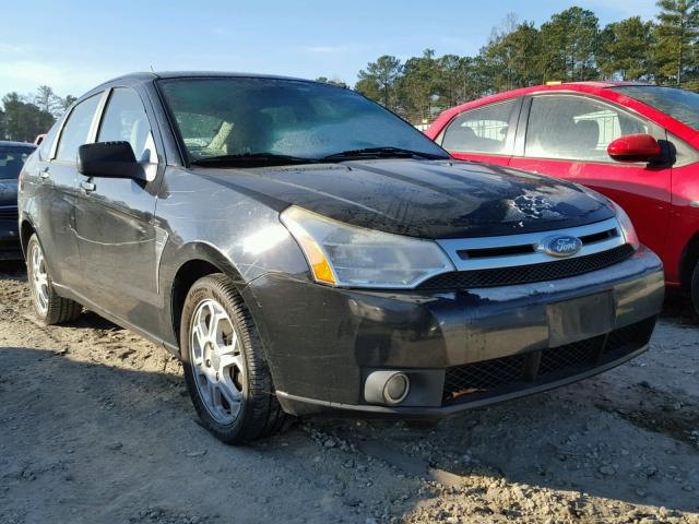 1FAHP35N08W133702 - 2008 FORD FOCUS SE BLACK photo 1