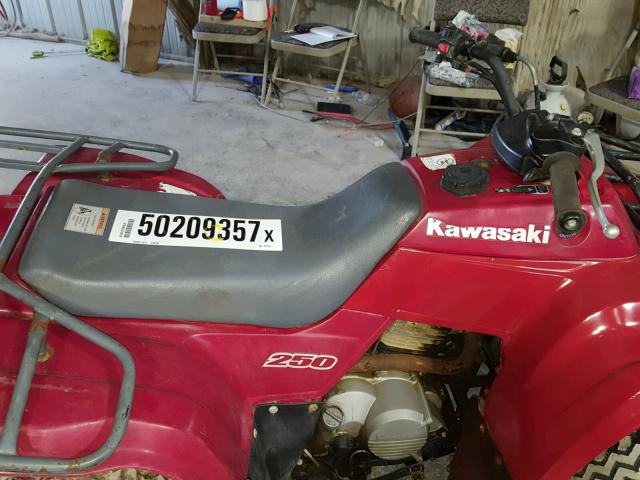 JKALFMA1448523293 - 2004 KAWASAKI KLF250A BA RED photo 5