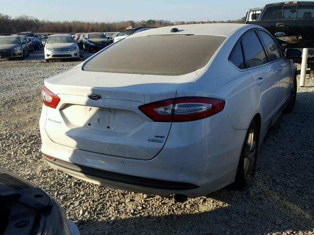 3FA6P0HR0DR298988 - 2013 FORD FUSION SE WHITE photo 4