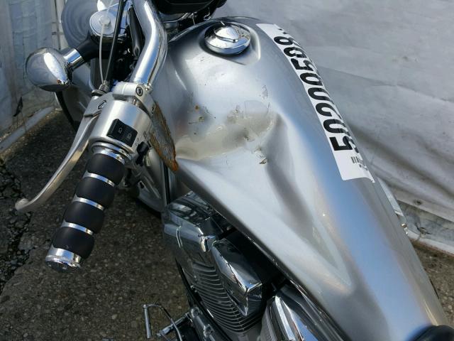 JH2SC6108AK000455 - 2010 HONDA VT1300 CX SILVER photo 9