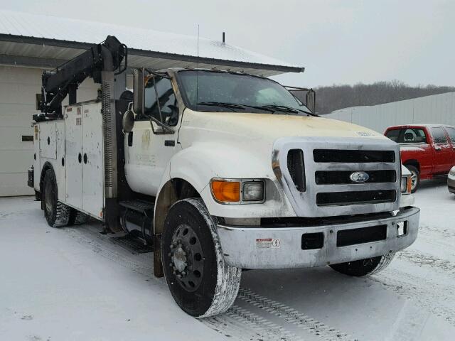 3FRWF75S67V507565 - 2007 FORD F750 SUPER WHITE photo 1