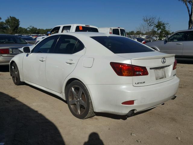 JTHBE262172008992 - 2007 LEXUS IS 350 WHITE photo 3