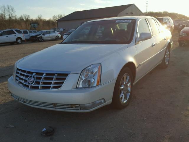 1G6KD57Y89U150808 - 2009 CADILLAC DTS WHITE photo 2