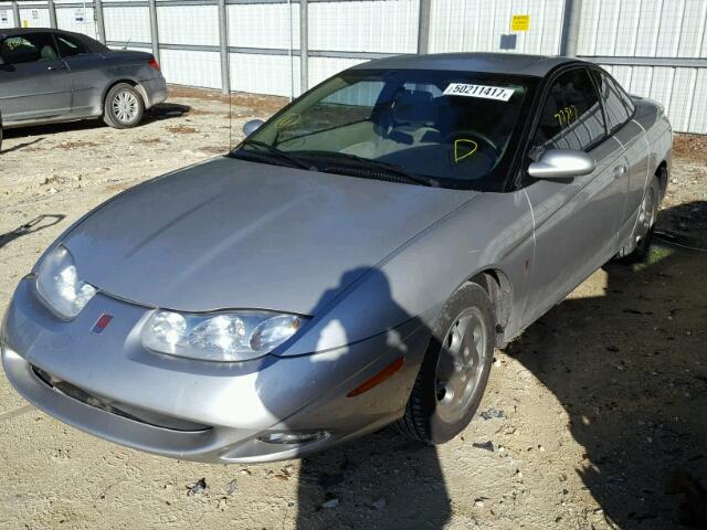 1G8ZY12762Z122533 - 2002 SATURN SC2 SILVER photo 2