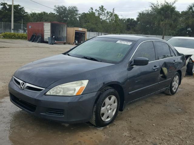 3HGCM56446G711389 - 2006 HONDA ACCORD LX GRAY photo 2