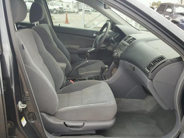 3HGCM56446G711389 - 2006 HONDA ACCORD LX GRAY photo 5