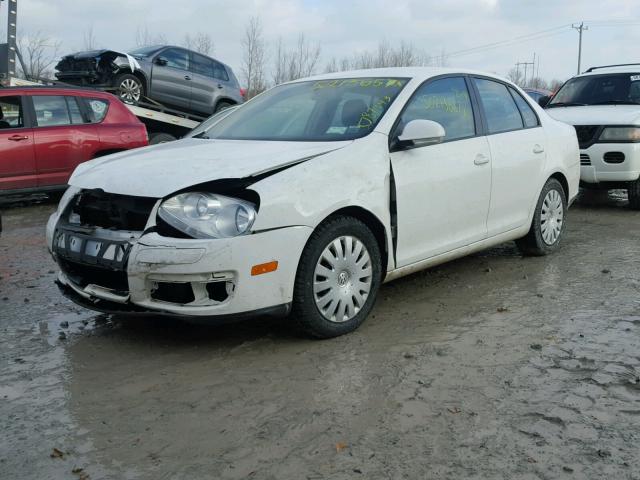 3VWJM71KX9M032365 - 2009 VOLKSWAGEN JETTA S WHITE photo 2