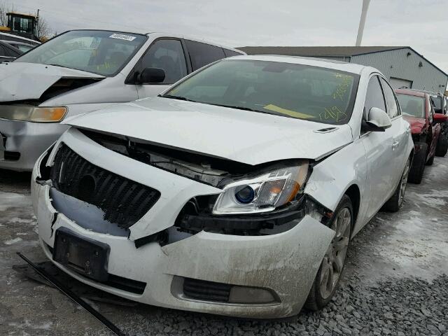 2G4GU5GV0C9116869 - 2012 BUICK REGAL PREM WHITE photo 2