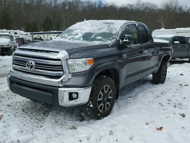 5TFUY5F19HX611350 - 2017 TOYOTA TUNDRA DOU GRAY photo 2