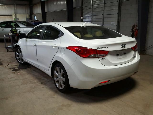 5NPDH4AE7DH234379 - 2013 HYUNDAI ELANTRA GL WHITE photo 3