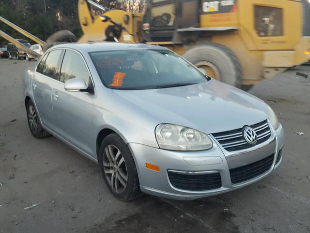 3VWDF71K45M608436 - 2005 VOLKSWAGEN NEW JETTA SILVER photo 1