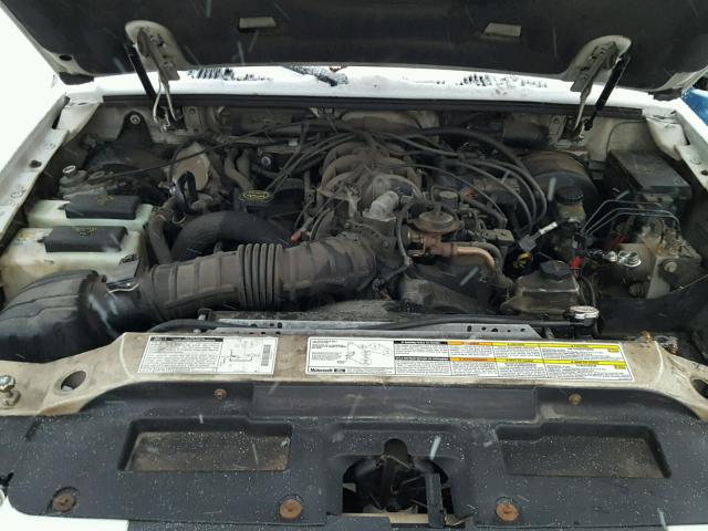 1FMZU67E22UB66429 - 2002 FORD EXPLORER S 白色 照片 7