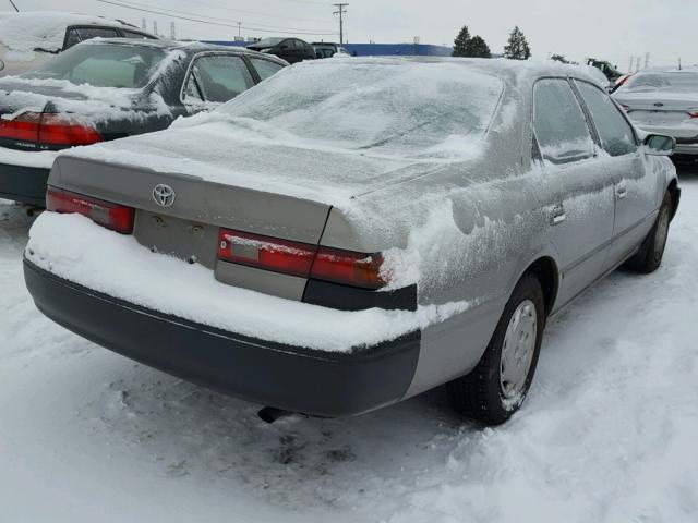 4T1BG22KXXU497443 - 1999 TOYOTA CAMRY CE GRAY photo 4