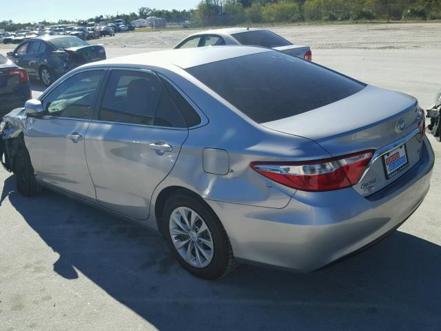 4T1BF1FK0HU444128 - 2017 TOYOTA CAMRY LE SILVER photo 3