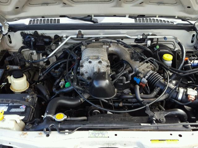 1N6MD27Y81C366671 - 2001 NISSAN FRONTIER C GRAY photo 7