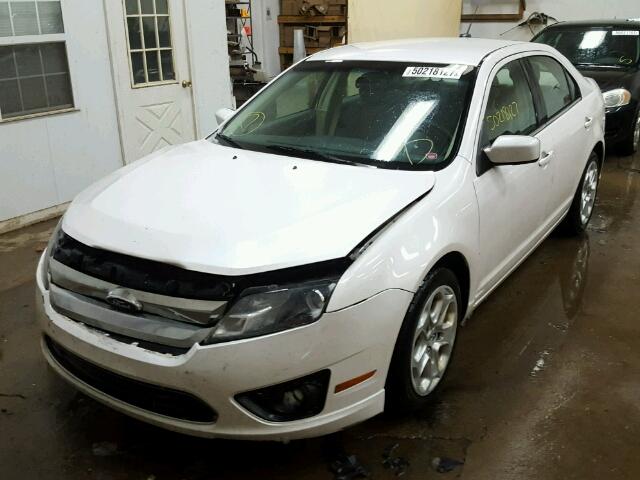 3FAHP0HA4BR116161 - 2011 FORD FUSION SE WHITE photo 2