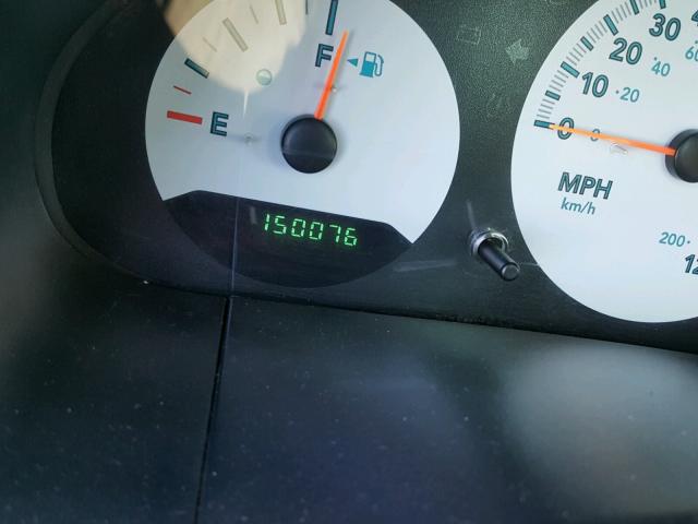 2C4GP44R45R267942 - 2005 CHRYSLER TOWN & COU GREEN photo 8