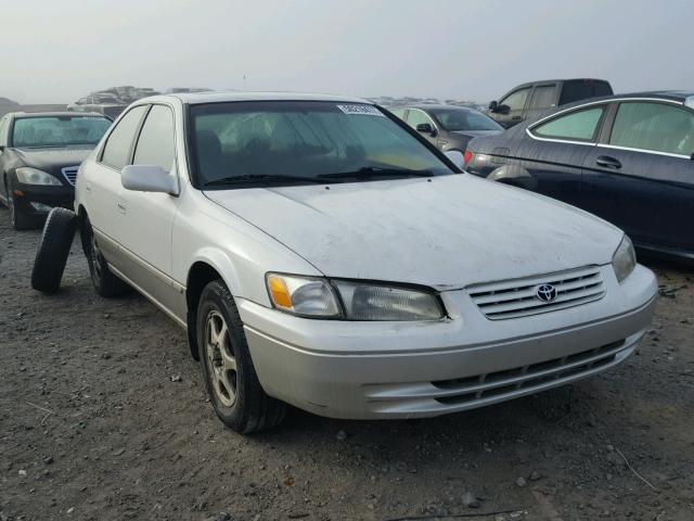 JT2BG22K9X0365665 - 1999 TOYOTA CAMRY LE WHITE photo 1