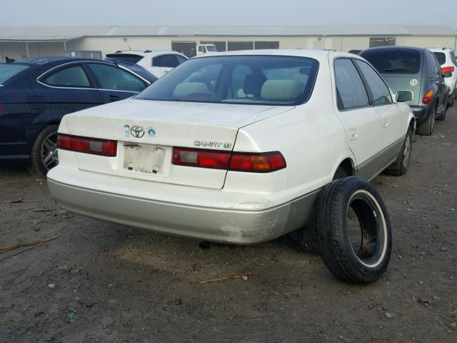 JT2BG22K9X0365665 - 1999 TOYOTA CAMRY LE WHITE photo 4