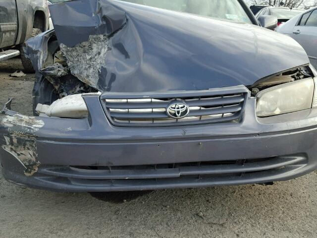 4T1BG22K31U032414 - 2001 TOYOTA CAMRY CE BLUE photo 7