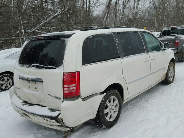 2A8HR54189R676426 - 2009 CHRYSLER TOWN & COU WHITE photo 4