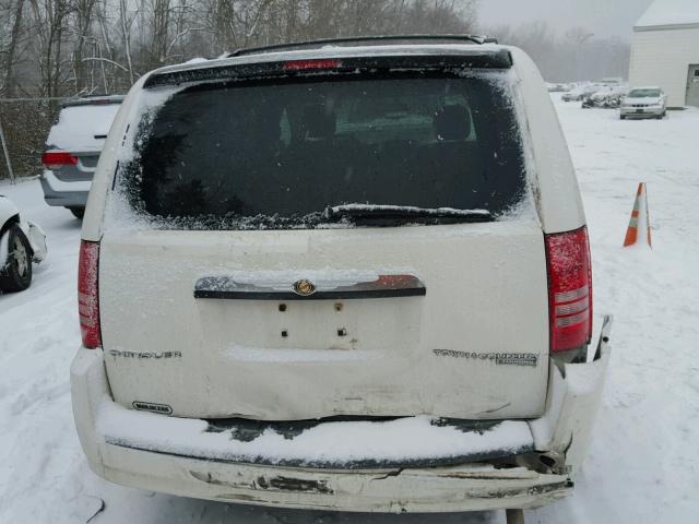 2A8HR54189R676426 - 2009 CHRYSLER TOWN & COU WHITE photo 9