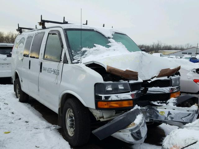 1GBWGFCG0B1166022 - 2011 CHEVROLET EXPRESS G2 WHITE photo 1