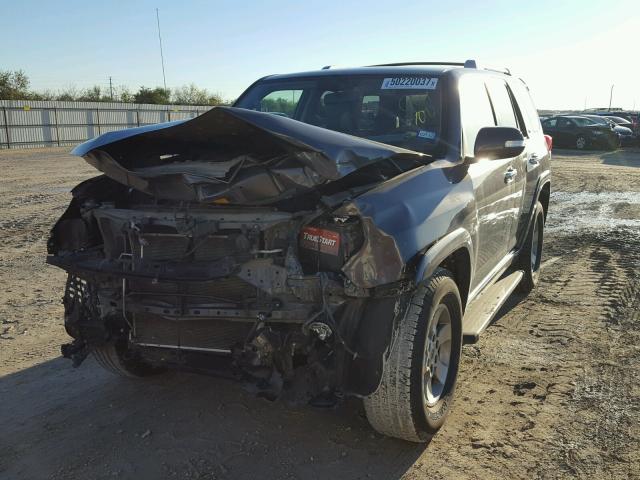 JTEZU5JR5A5004700 - 2010 TOYOTA 4RUNNER SR GRAY photo 2