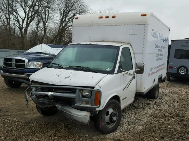 1GBJG31R1V1104498 - 1997 CHEVROLET EXPRESS G3 WHITE photo 2