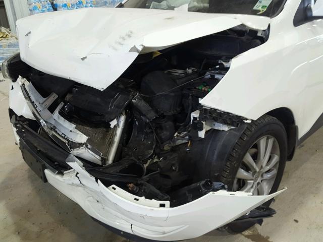 KM8JU3AC8DU729764 - 2013 HYUNDAI TUCSON GLS WHITE photo 9